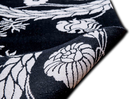 Nepal Collection –  8 ft x 6 ft –100% Wool  – black white