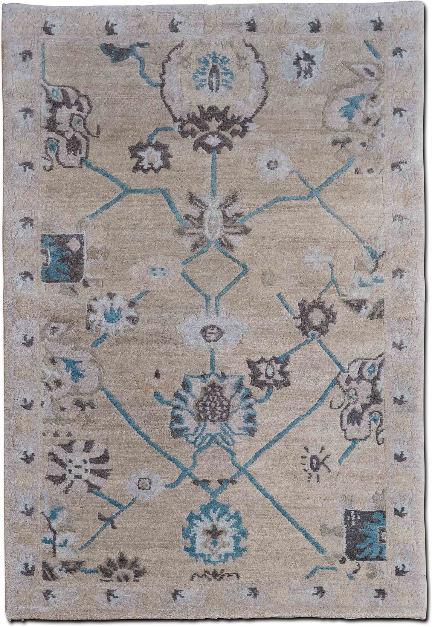 Tufenkian – Wintermoon 5 ft x 3 ft – 100% wool – beige, blue and green neutrals